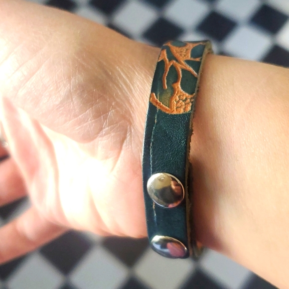 Adorable Handmade  Cat Bracelet - Picture 4 of 4